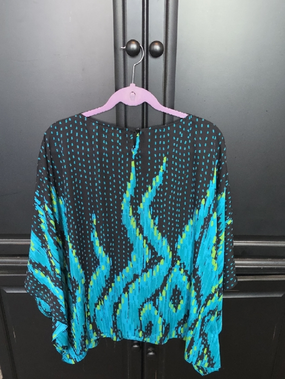 Bob Mackie Black Top with Turquoise & Lime Abstract Waves - Picture 4 of 4